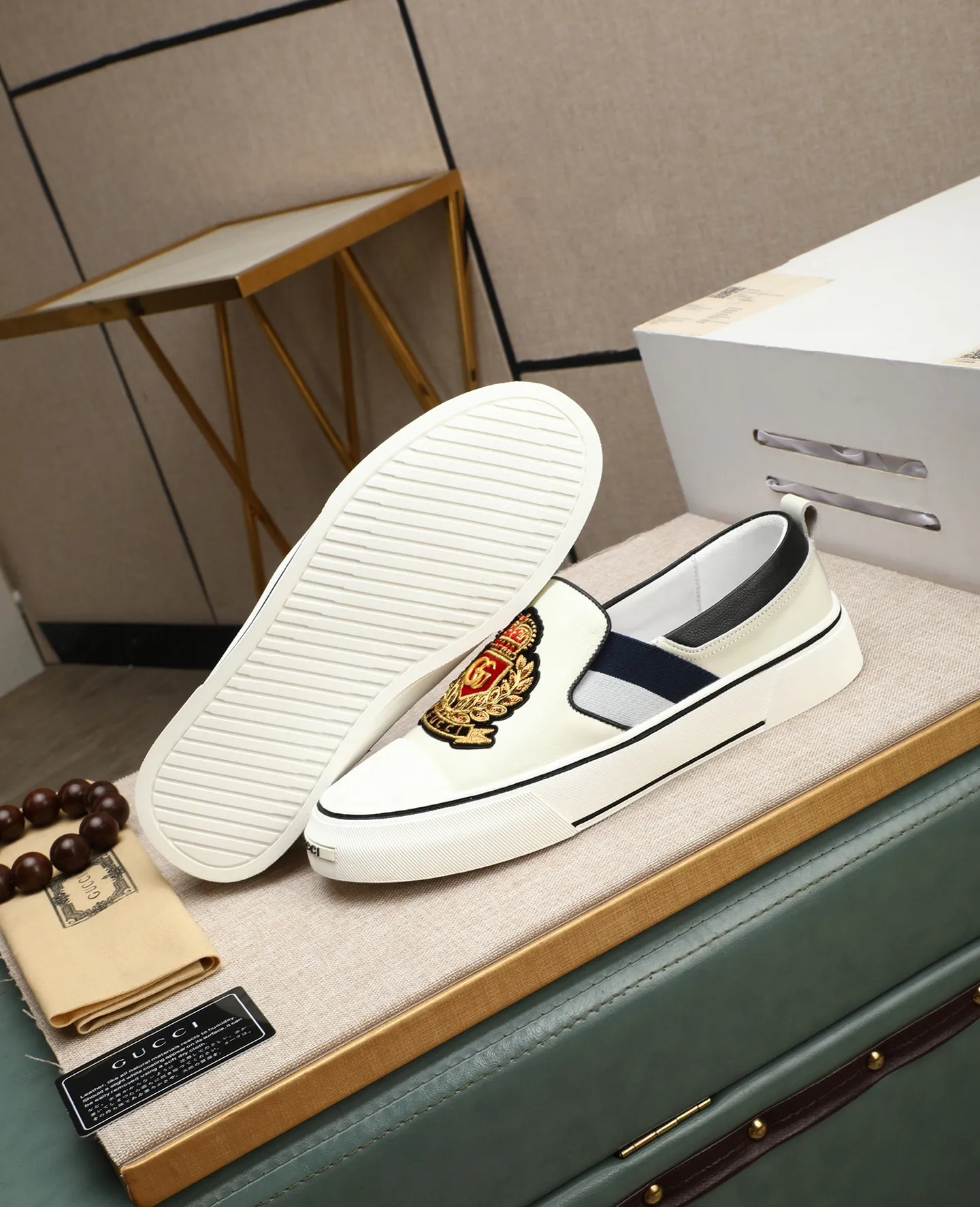 Men's shoes 💰460 GUCCI🔍🔍The latest models are on sale at the same time at the counter. Original calfskin imported from Italy, genuine leather lining, (high-end, extravagant, and classy) with exquisite workmanship. Soles: Original soles specially provided by the original factory. ⚠Exclusive double-layer movable molded soles are super comfortable⚠. Photos of the real thing🎬The real thing is even better🔍🔍"High quality·Follow the order" Code number 38-44